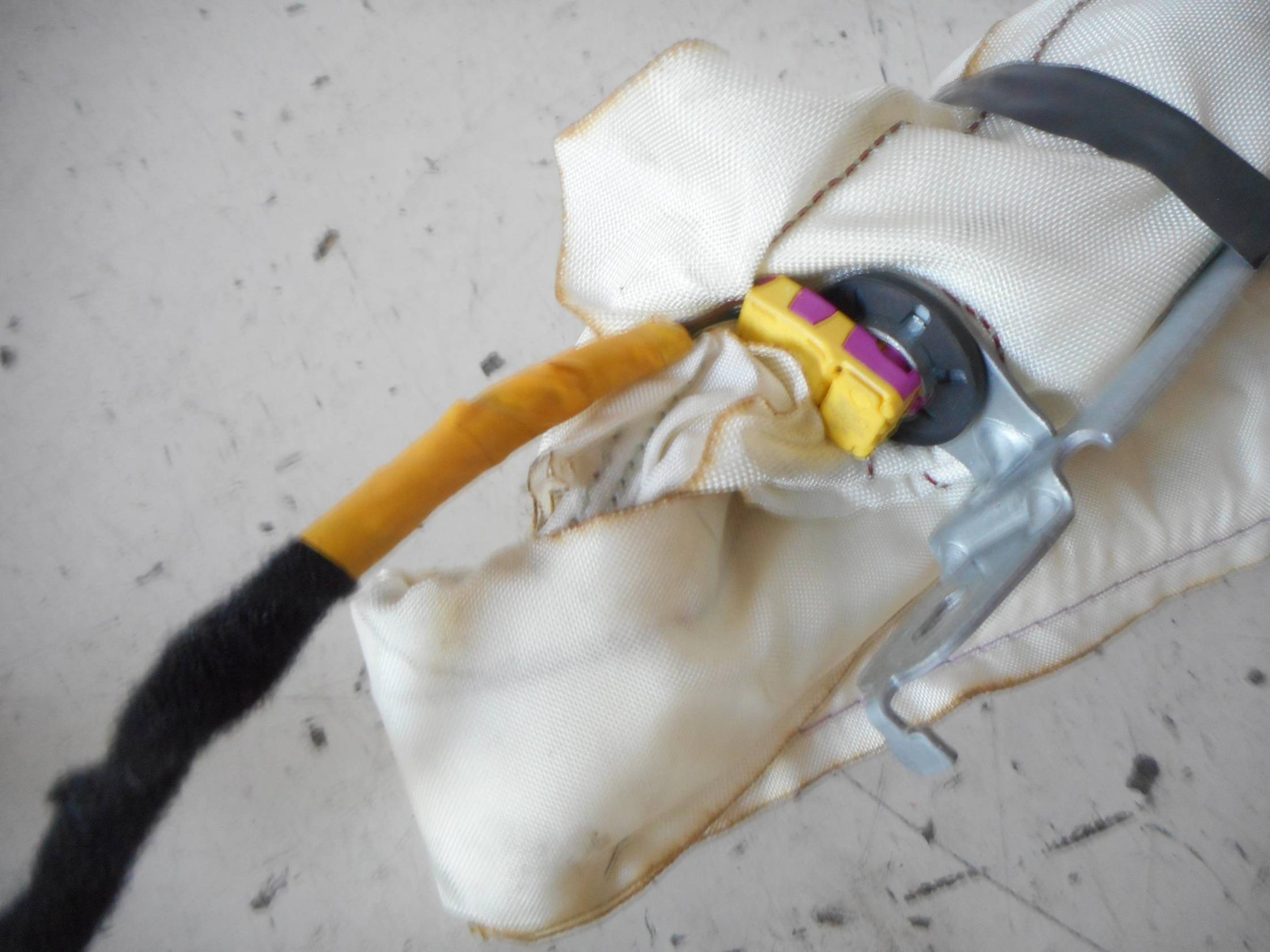 Dispositivo airbag a tendina sx.